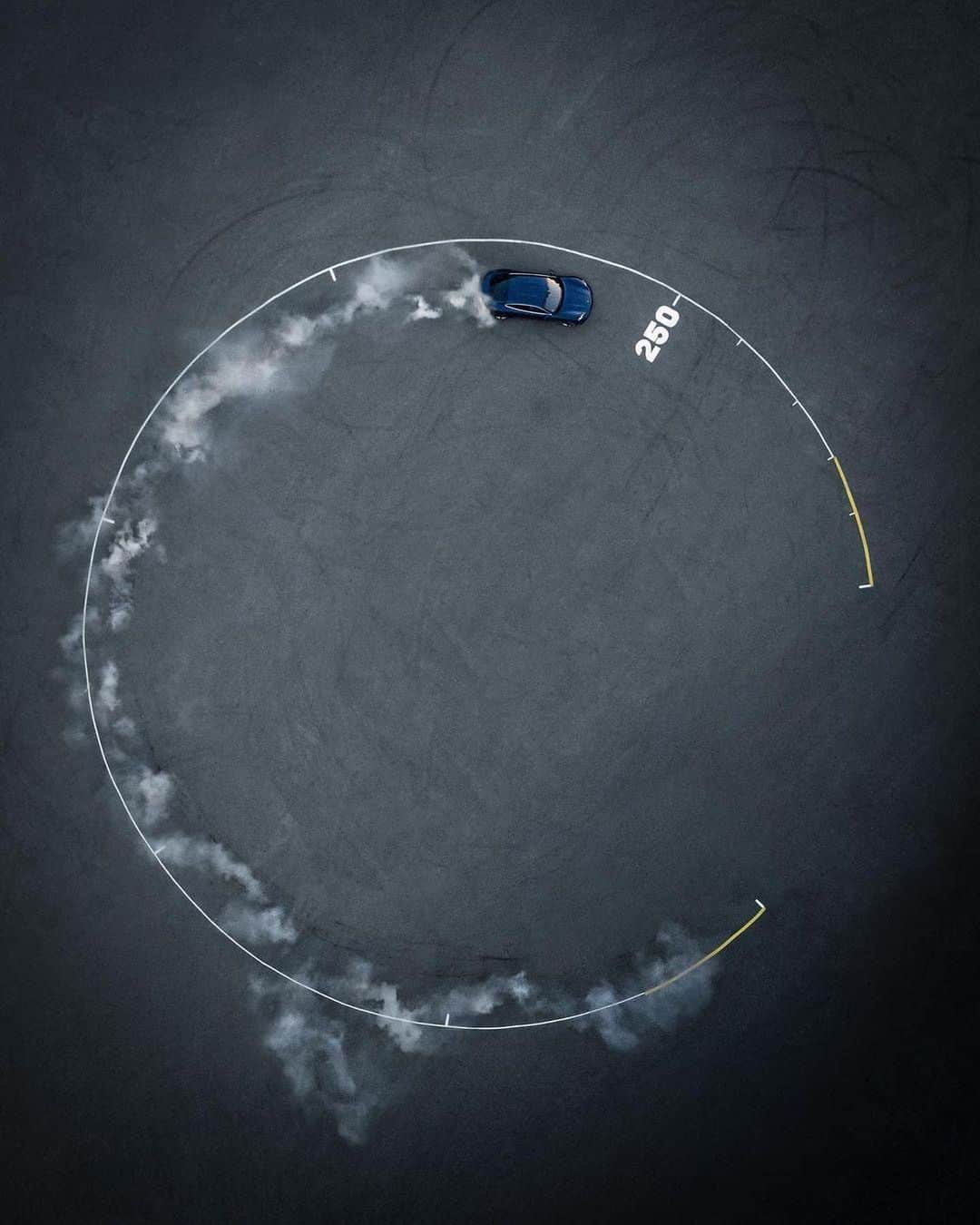 Porscheさんのインスタグラム写真 - (PorscheInstagram)「In with the inner circle. In partnership with @porsche_russia, @Borsch took part in the Taycan photo challenge, revealing these five distinctive characteristics from the air and ground: Electric Soul, Speed, Futurism, Universality, and Eco-Friendliness. Which quality underpins each shot?  (📸 @Borsch) #PorscheMoment」11月15日 20時20分 - porsche
