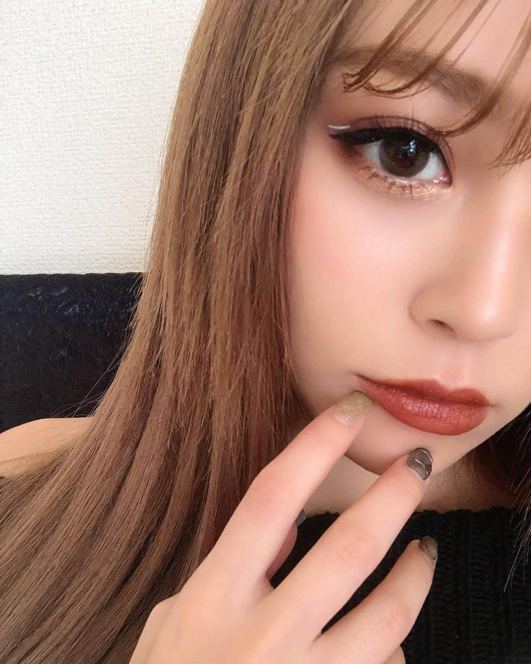 土屋怜菜（れいぽよ）さんのインスタグラム写真 - (土屋怜菜（れいぽよ）Instagram)「﻿ make💄💋﻿ ﻿ 今日makeした時に使ったコスメを﻿ 一部だけだけど載せてみる✌️🏼﻿ ﻿ ﻿ ファンデ ➯ レブロンカラーステイクッションロングウェアファンデーション 02VANILLA﻿ ﻿ アイシャドウ ➯ シピシピ ドレッシーシャドウ﻿ 01ローズガンディ﻿ ﻿ MAC スモールアイシャドウ ペイントバイアンバー﻿ ﻿ マスカラ ➯ ラッシュクイーンフェリンブラック﻿ WP 01 ディープブラック﻿ ﻿ チーク ➯ NARS エクスポーズトチークパレット﻿ ﻿ リップ ➯ LikEYBEAUTY スムースフィットリップスティック 203ボールド﻿ ﻿ です☺︎ ﻿」11月15日 20時20分 - reipoyo_0411