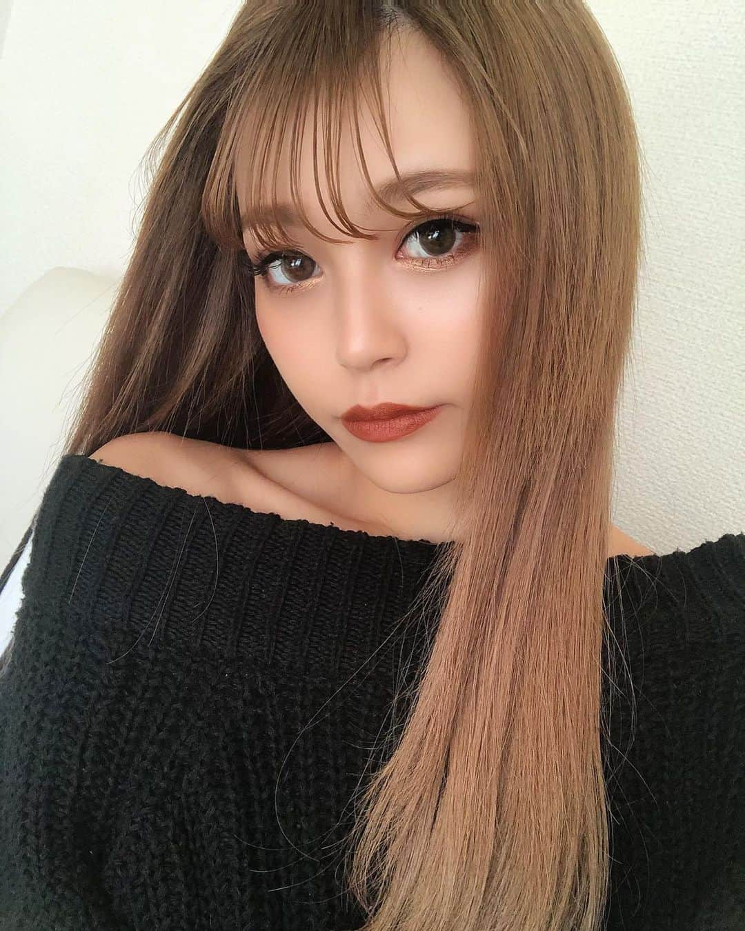 土屋怜菜（れいぽよ）さんのインスタグラム写真 - (土屋怜菜（れいぽよ）Instagram)「﻿ make💄💋﻿ ﻿ 今日makeした時に使ったコスメを﻿ 一部だけだけど載せてみる✌️🏼﻿ ﻿ ﻿ ファンデ ➯ レブロンカラーステイクッションロングウェアファンデーション 02VANILLA﻿ ﻿ アイシャドウ ➯ シピシピ ドレッシーシャドウ﻿ 01ローズガンディ﻿ ﻿ MAC スモールアイシャドウ ペイントバイアンバー﻿ ﻿ マスカラ ➯ ラッシュクイーンフェリンブラック﻿ WP 01 ディープブラック﻿ ﻿ チーク ➯ NARS エクスポーズトチークパレット﻿ ﻿ リップ ➯ LikEYBEAUTY スムースフィットリップスティック 203ボールド﻿ ﻿ です☺︎ ﻿」11月15日 20時20分 - reipoyo_0411