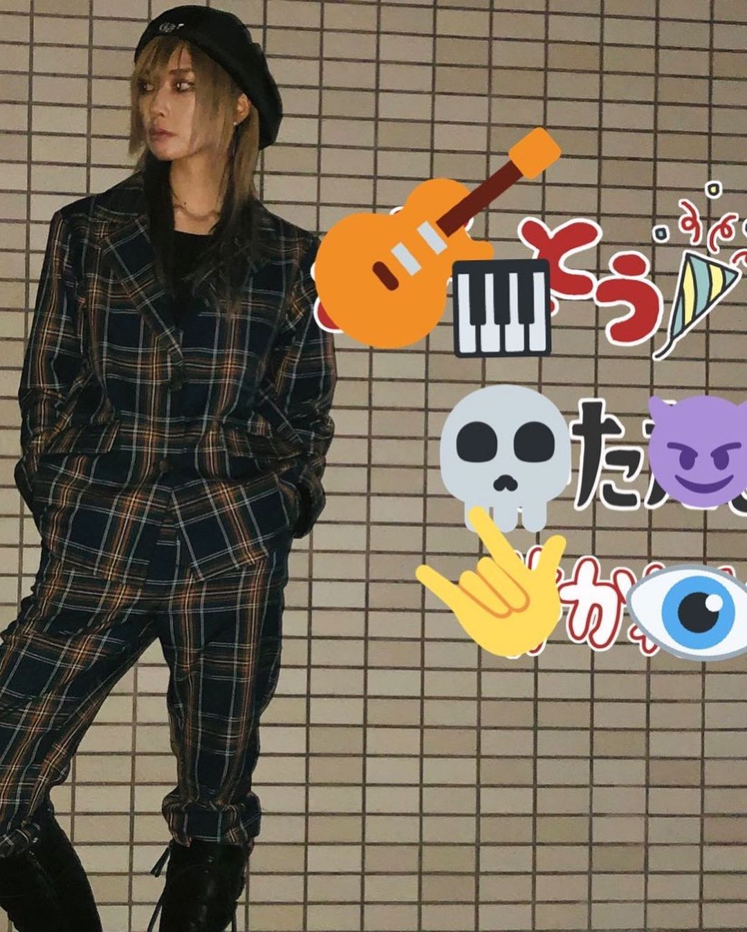ルウトさんのインスタグラム写真 - (ルウトInstagram)「🤡💕 いつ振りか思い出せないくらい久々に襟足がつきました！！ Core新宿の横部さん(@core.yokobe.e )にやってもらたよ♡いつもありがとうございます！ . いよいよ18日から放課後戦記が始まります。 闘鷹 争(とうたか あらそ)という、習字の時間に泣きそうなお名前の役を演らせて頂きます。 アクション、ダンス、友情、破壊、色んな物が敷き詰められていて見るところ沢山です😳 .」11月15日 20時22分 - chitoseruto