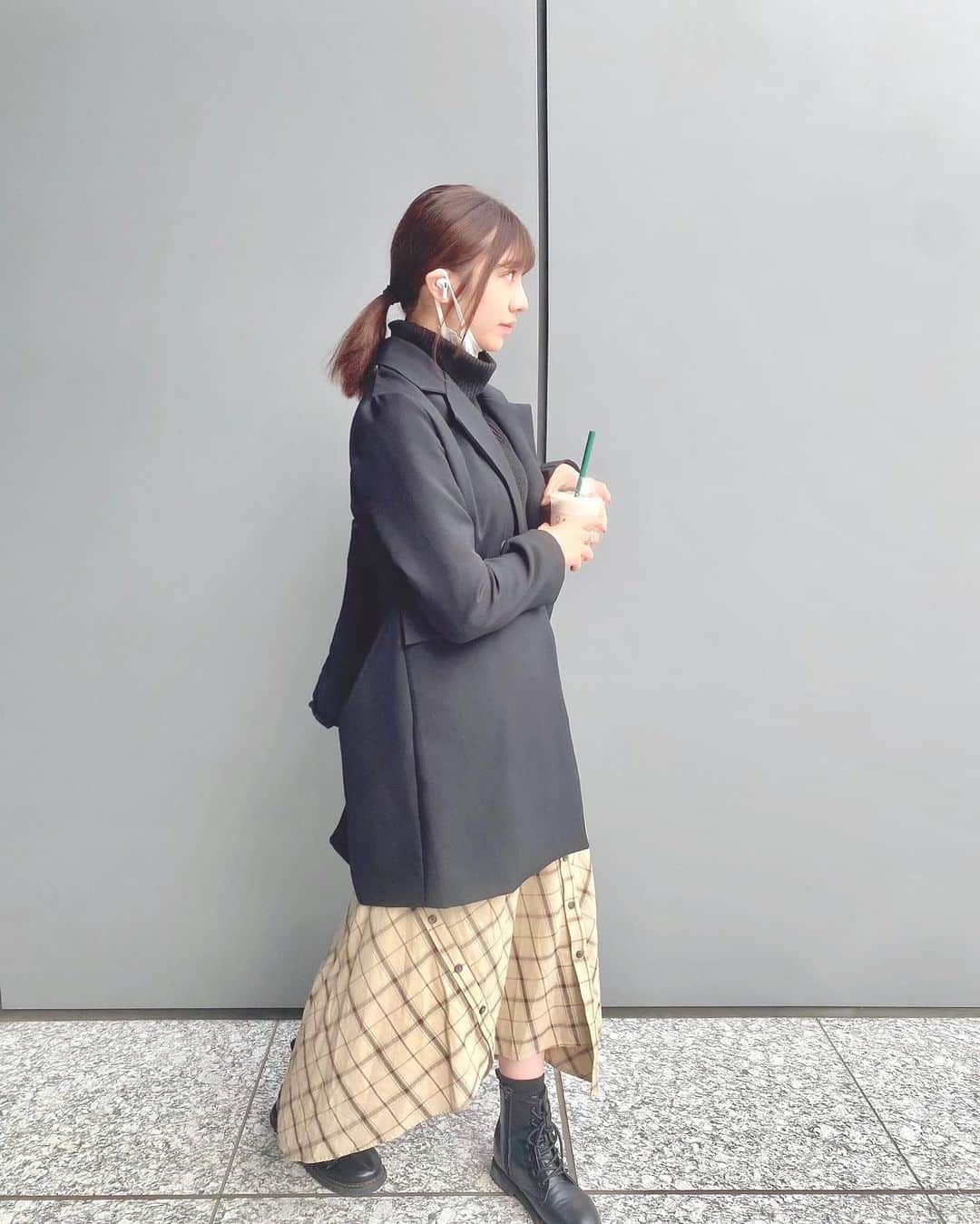 小玉梨々華のインスタグラム：「髪を切ってから 高い位置で結ぶことができなくてちょっと悲しいです 高めのポニーテール恋しい」