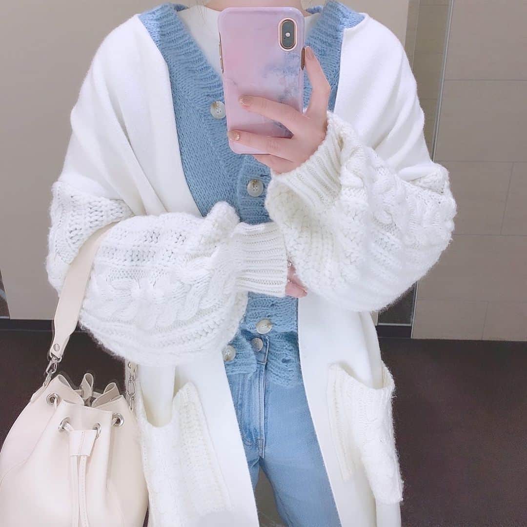 minari_224のインスタグラム：「⑅ ネイル変えた☺️☕️ お洋服、タグ付けました🧸♡」