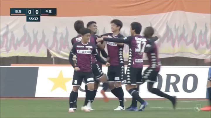 ジェフユナイテッド市原・千葉のインスタグラム：「アランピニェイロ選手は今季初ゴール！ここしか無いというコースに右足を一閃👏落ち着いて押し込みました⚽️  http://prf.hn/click/camref:1100l38Vj  #jefunited #ジェフ千葉 #DAZN @DAZN_JPN」