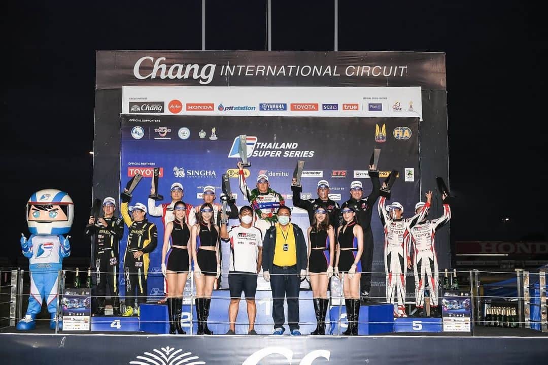 Toyota team thailandさんのインスタグラム写真 - (Toyota team thailandInstagram)「ปิดฤดูการแข่งขัน Thailand Super Series & RAAT Endurance Thailand Championship 2020 อย่างสมศักดิ์ศรีกับแชมป์ประจำปี 2 รายการซ้อน  Thailand Super Series R.4 Class: GTM Car: Lexus RC-F GT3 Car No.39 - ณัฐวุฒิ เจริญสุขะวัฒนะ (วัว) 🏆🏁CHAMPION OF THE YEAR🏁🏆  Race 3: 2nd in class / 6th Overall   Race 4: 🏆🏁CHAMPION🏁🏆 in class / 7th Overall Car No.38 - ณัฐพงษ์  ห่อทองคำ (แมน) // อัครพงษ์ อัคนีนิโรธ (เอ็กซ์) 🥈🏁2nd PLACE OF THE YEAR🏁🥈  Race 3: 6th in class / 10th Overall   Race 4: 5th in class / 12th Overall  Class: GT3 Car: Lexus RC-F GT3 Car No.19 - สุทธิพงศ์ สมิตชาติ (อาร์โต้) // มานัต กุละปาลานนท์ (ต้น)  Race 3: 5th in class / 14th Overall   Race 4: 3rd in class / 3rd Overall  Class: GTC Car: GR Supra Car No.37 - มานัต กุละปาลานนท์ (ต้น) 🏆🏁CHAMPION OF THE YEAR🏁🏆  Race 3: 🏆🏁CHAMPION🏁🏆 in class / 4th Overall   Race 4: 2nd Overall / 2nd Overall Car No.19 - สุทธิพงศ์ สมิตชาติ (อาร์โต้)  Race 3: 5th in class / 9th Overall   Race 4: 6th in class / 8th Overall  RAAT Endurance Thailand Championship 2020 R.3 Class: Touring Car 2000cc Car: Toyota Corolla Altis GR Sport Nürburgring  🚗🏆🏁Car No.19 - CHAMPION Overall & Class วิ่งได้ 84 รอบสนาม Drivers: สุทธิพงศ์ สมิตชาติ (อาร์โต้) // ณัฐวุฒิ เจริญสุขะวัฒนะ (วัว) // มานัต กุละปาลานนท์ (ต้น) 🚗🏆🏁Car No.20 - 2nd Overall & Class วิ่งได้ 83 รอบสนาม Drivers: ณัฐพงษ์  ห่อทองคำ (แมน) // เฉิน เจี้ยน หงษ์ // กรัณฑ์ ศุภพงษ์ (จั้ม) Class: Toyota One Make Altis One Make Race  Car: Toyota Corolla Altis GR  🚗🏆🏁Car No.37 - CHAMPION in Class วิ่งได้ 72 รอบสนาม Drivers: อัครพงษ์ อัคนีนิโรธ (เอ็กซ์) // กฤษฎิ์ วสุรัตน์ (กล้า) // Kentaro Chiba #อยากเห็นคนไทยหัวใจมอเตอร์สปอร์ต #TeamWork #ThaiTeam #TOYOTAGazooRacingteamThailand #CheerThai #ThaiPride #ไม่เชียร์ไทยแล้วจะเชียร์ใคร #แข่งรถ #นักแข่ง #ทีมคนไทย #Car #RaceCar #LexusRCF #TOYOTA86 #SuperCar #CHR #Supra #Corolla #GR #TGR #GazooRacing」11月15日 20時48分 - toyotagazooracingteamthailand