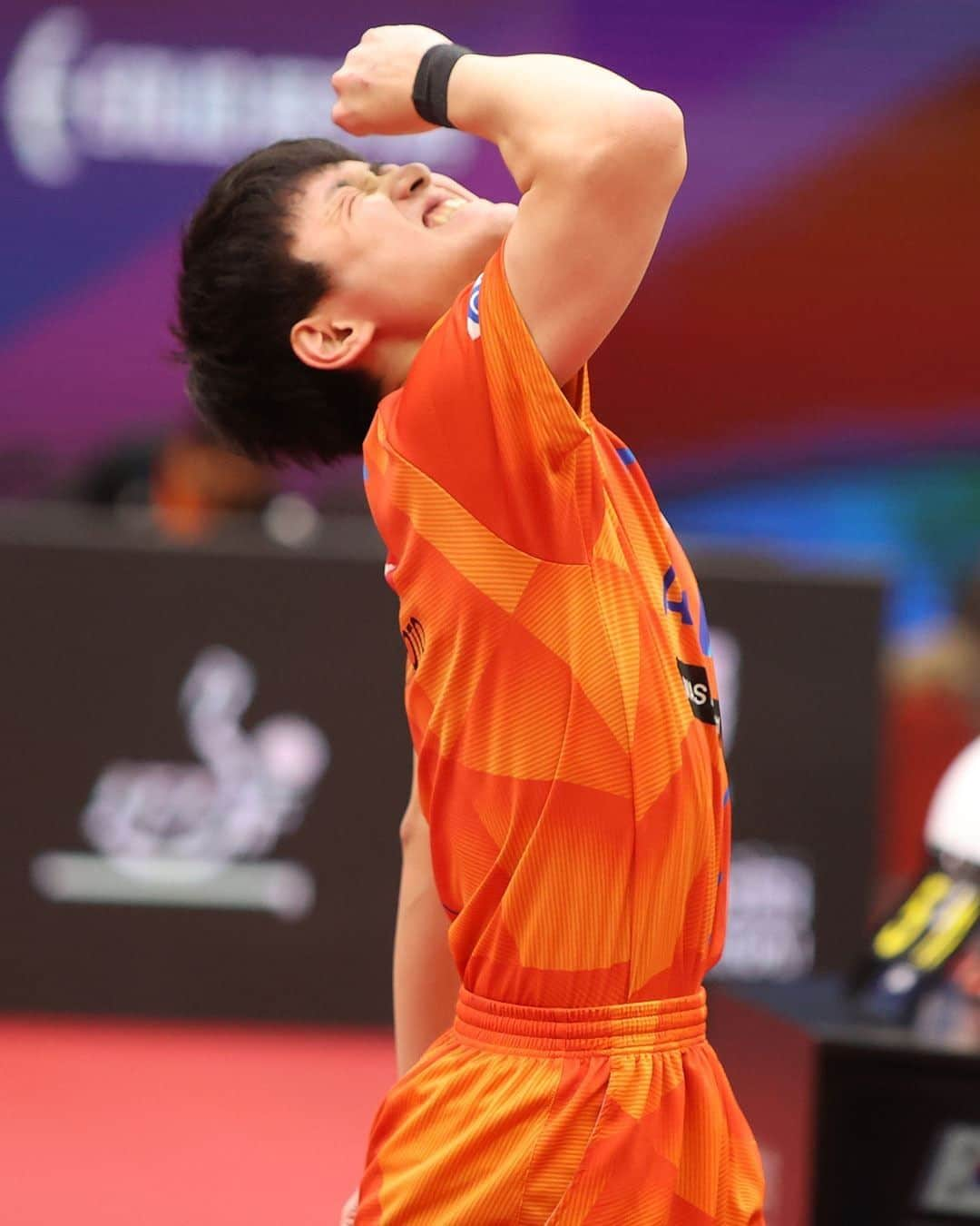 ITTF Worldさんのインスタグラム写真 - (ITTF WorldInstagram)「🥉 Tomokazu Harimoto takes the bronze, beating Jang Woojin in a 7️⃣-game thriller! 💪  #RESTART #ITTFWorldCup」11月15日 21時17分 - wtt