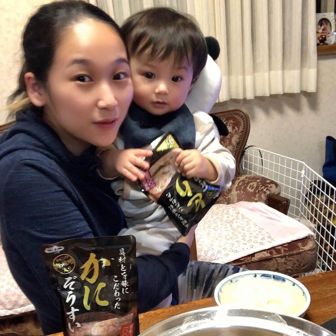 世手子さんのインスタグラム写真 - (世手子Instagram)「Crab pot tonight🍲🦀 With three types of porridge🐓🐟🦀 Family fun dinner time🍽٩(๑❛ᴗ❛๑)۶ @tableland_official  #テーブルランド の #かにぞうすい #たいぞうすい #とりぞうすい 家族で食べたよ(*^o^*) あったまるねぇ(*´∀｀*) お出汁がきいて大満足（＾_＾） 更に今夜は #蟹鍋 で #追い蟹 #出汁 (￣∀￣) すぐできて楽チン！家族で楽しい(*´ー｀*) お鍋が美味しい季節になってきた（＾Ｏ＾） #オーガニックマルシェ いってこようかな(//∇//) ＜ViOマルシェ概要＞ ▪️日時 11/27(金)〜12/1(火) 10:30〜19:00 ▪️場所 東武百貨店池袋店8階催事場 ▪️内容：オーガニック・無添加の生産者さまによる直接販売 ▪️販売商品 食品：オーガニック野菜、甘酒、お菓子、ケーキ、パスタ、オリーブオイル、オーガニック米など 日用品：スキンケア、除菌スプレー、みつろうラップ、はんかち、など @vio_organic  #vioマルシェ が始まるよー！ #vio #ヴィオ #東武池袋 #具材がおいしいキャンペーン #丸善食品工業 #monipla #tableland_fan #産直owlアンバサダー募集」11月15日 21時26分 - rojide