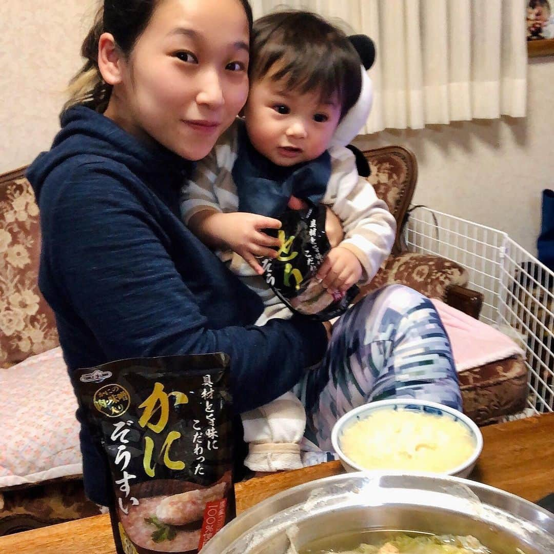 世手子さんのインスタグラム写真 - (世手子Instagram)「Crab pot tonight🍲🦀 With three types of porridge🐓🐟🦀 Family fun dinner time🍽٩(๑❛ᴗ❛๑)۶ @tableland_official  #テーブルランド の #かにぞうすい #たいぞうすい #とりぞうすい 家族で食べたよ(*^o^*) あったまるねぇ(*´∀｀*) お出汁がきいて大満足（＾_＾） 更に今夜は #蟹鍋 で #追い蟹 #出汁 (￣∀￣) すぐできて楽チン！家族で楽しい(*´ー｀*) お鍋が美味しい季節になってきた（＾Ｏ＾） #オーガニックマルシェ いってこようかな(//∇//) ＜ViOマルシェ概要＞ ▪️日時 11/27(金)〜12/1(火) 10:30〜19:00 ▪️場所 東武百貨店池袋店8階催事場 ▪️内容：オーガニック・無添加の生産者さまによる直接販売 ▪️販売商品 食品：オーガニック野菜、甘酒、お菓子、ケーキ、パスタ、オリーブオイル、オーガニック米など 日用品：スキンケア、除菌スプレー、みつろうラップ、はんかち、など @vio_organic  #vioマルシェ が始まるよー！ #vio #ヴィオ #東武池袋 #具材がおいしいキャンペーン #丸善食品工業 #monipla #tableland_fan #産直owlアンバサダー募集」11月15日 21時26分 - rojide