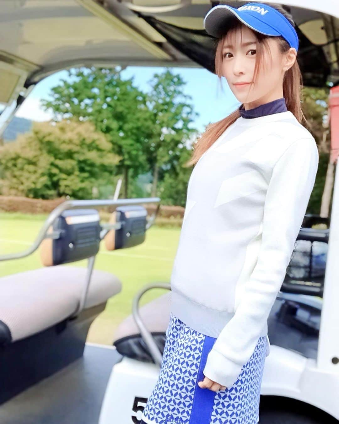 ひかりさんのインスタグラム写真 - (ひかりInstagram)「バイザーも青☺️ 綺麗な青だよ✨ @srixonbydescente   #gtバーディーズ #鎌倉パブリックゴルフ場#ゴルフ女子#golftoday #ゴルフ#golf#ゴルフトゥデイ#スポーツ女子#japanesegirl #golfwear #スリクソン#srixon#japan」11月15日 21時27分 - piiiiiii_k