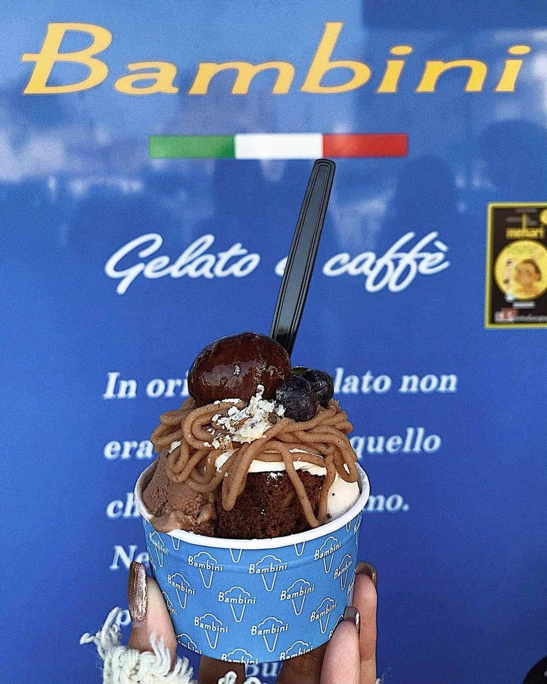 草野春香さんのインスタグラム写真 - (草野春香Instagram)「. 𝐵𝑎𝑚𝑏𝑖𝑛𝑖🇮🇹🍨🌰🍁 #唐戸市場 #下関カフェ」11月15日 21時41分 - _haruka030_