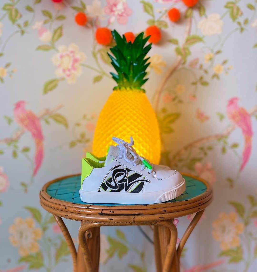 SOPHIA WEBSTERさんのインスタグラム写真 - (SOPHIA WEBSTERInstagram)「'Stomp'... the proof is in the name, new @sophiawebstermini sneaks featuring popping zebra and fluro accents. 🦓💚⁣ ⁣ #SophiaWebster #SophiaWebsterMini #SophiaWebsterSneakers⁣」11月15日 21時34分 - sophiawebster