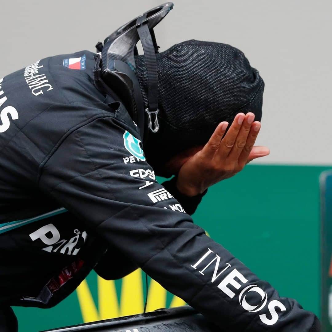 F1さんのインスタグラム写真 - (F1Instagram)「All the emotions 😍  #F1 #Formula1 #S7illRising #LewisHamilton #TurkishGP」11月15日 21時38分 - f1