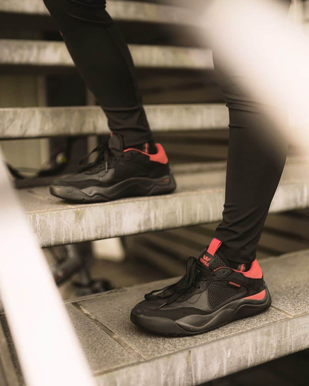 SUPRA TOKYOのインスタグラム：「【PECOS】  “BLACK RED BLACK” — instore & online —  Model : @shu_ffle   #suprafootweartokyo #sneaker  #pecos #black #red  #harajuku」