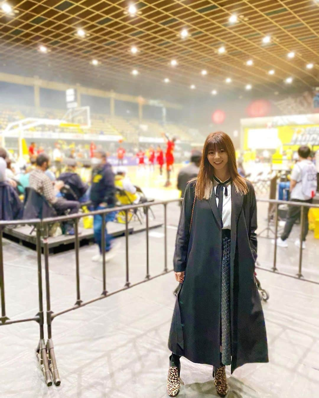 えれなさんのインスタグラム写真 - (えれなInstagram)「初めてバスケの試合を観戦しました⛹️‍♂️  ボール持って3歩以上歩いたらダメ。ていうルール位しか分かっていませんでしたが😂  迫力ある試合に最後まで楽しむ事ができました❤️  #basketball  #スポーツ観戦  #えれな  ＊写真撮る時だけマスク外してます」11月15日 21時38分 - elena1982312