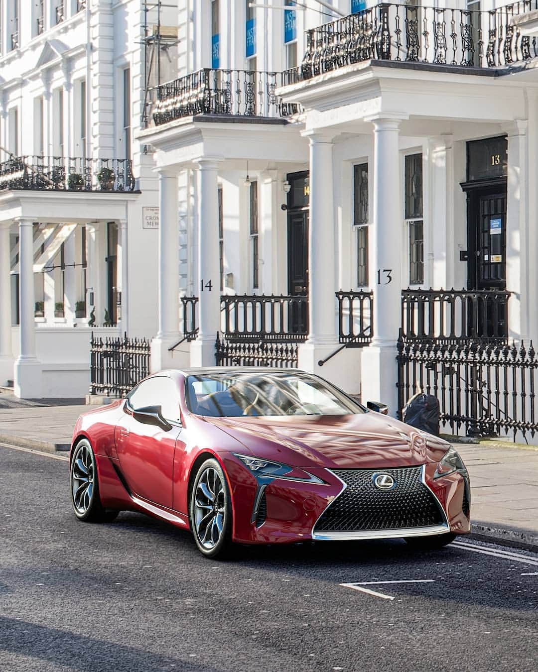 Lexus UKのインスタグラム