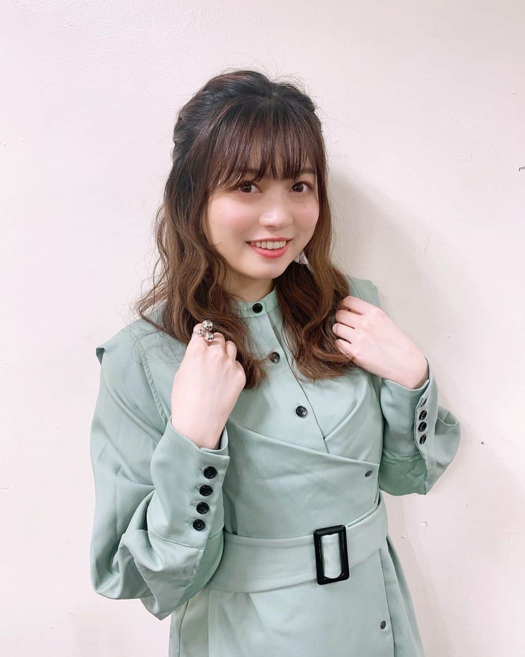 鈴木このみのインスタグラム：「来年のFCイベント アフタートークでいっぱい案出たので 考えよ〜👩‍🏫✨  髪がグラデーションになってきました💇‍♀️」