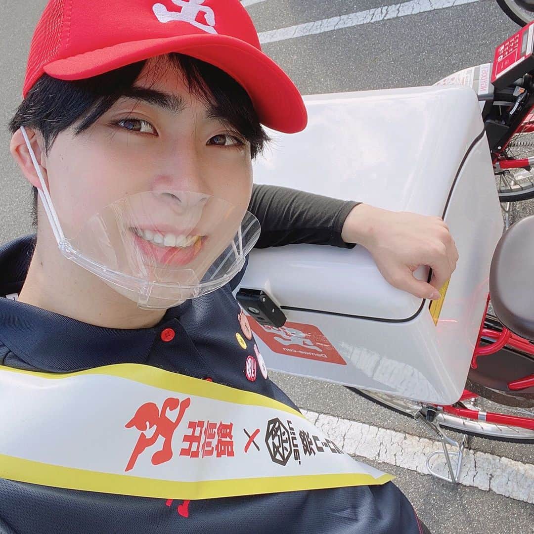 祭nine.のインスタグラム：「﻿ 今日は出前館さんで人生初バイト！！！！﻿ ﻿ 僕たちも配達しましたよ〜🤗﻿ ﻿ ﻿ 楽しかったですな、、、、﻿ ﻿ 注文してくれた皆さんありがとうございまふ！！！！﻿ ﻿ ﻿ 明日も明後日もありますし、名古屋市内だったらもしかしたら僕らが行くかもなので！﻿ ﻿ よろしゅうでふ！﻿ ﻿ あしだがんばるどーーー﻿ ﻿ ﻿ #祭nine. #野々田奏 #かなでぃ #カナディスタグラム #出前館」