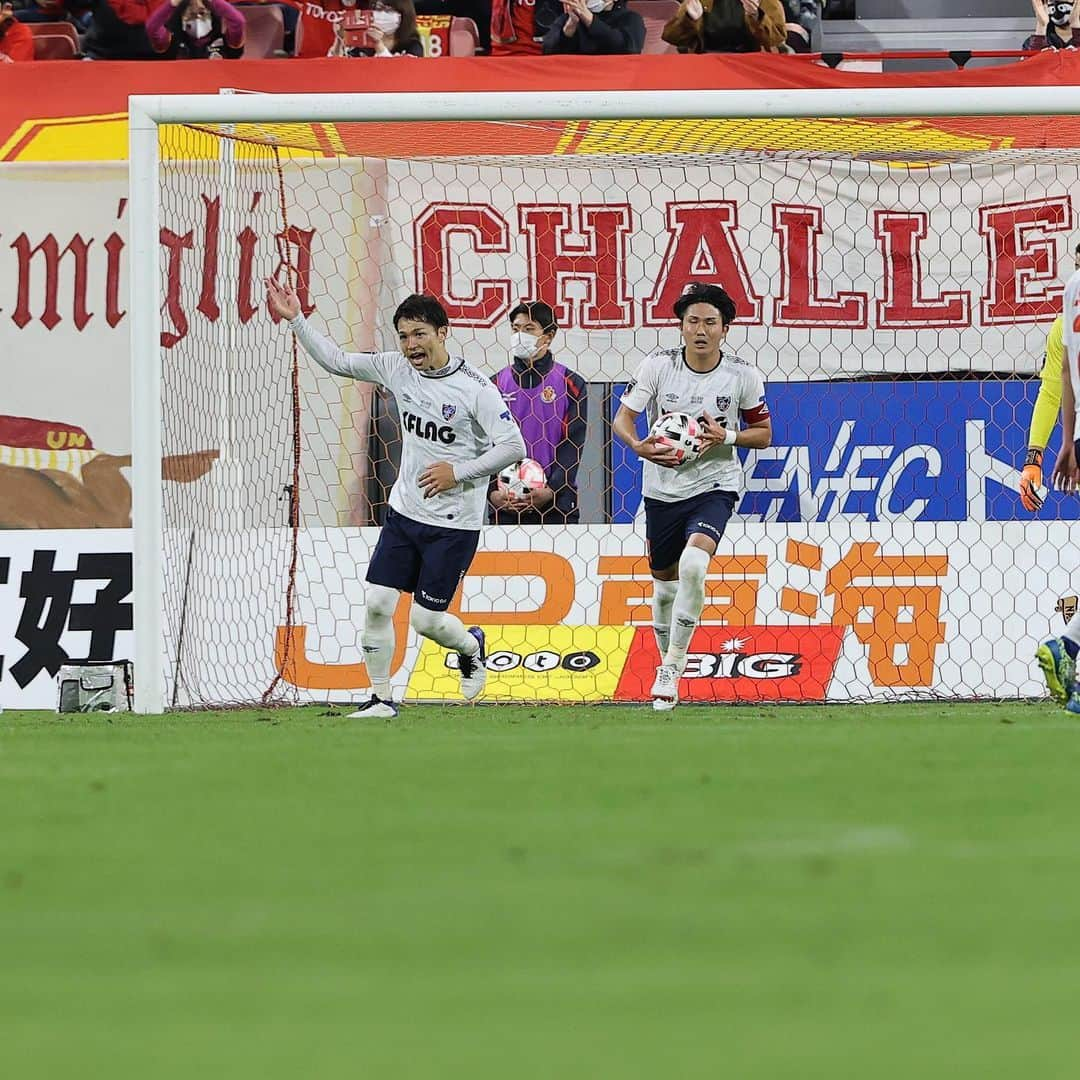 FC東京オフィシャルグッズさんのインスタグラム写真 - (FC東京オフィシャルグッズInstagram)「🔵🔴 ⏰#FULLTIME #TokyoNagoya   2020明治安田生命J1リーグ第27節 #名古屋グランパス 1-0 #FC東京  インテンシティ高い試合のなか、終盤に先制点を奪われ、敗戦。 @fctokyoofficial  #STAYWITHTOKYO  #fctokyo #tokyo」11月15日 22時42分 - fctokyoofficial