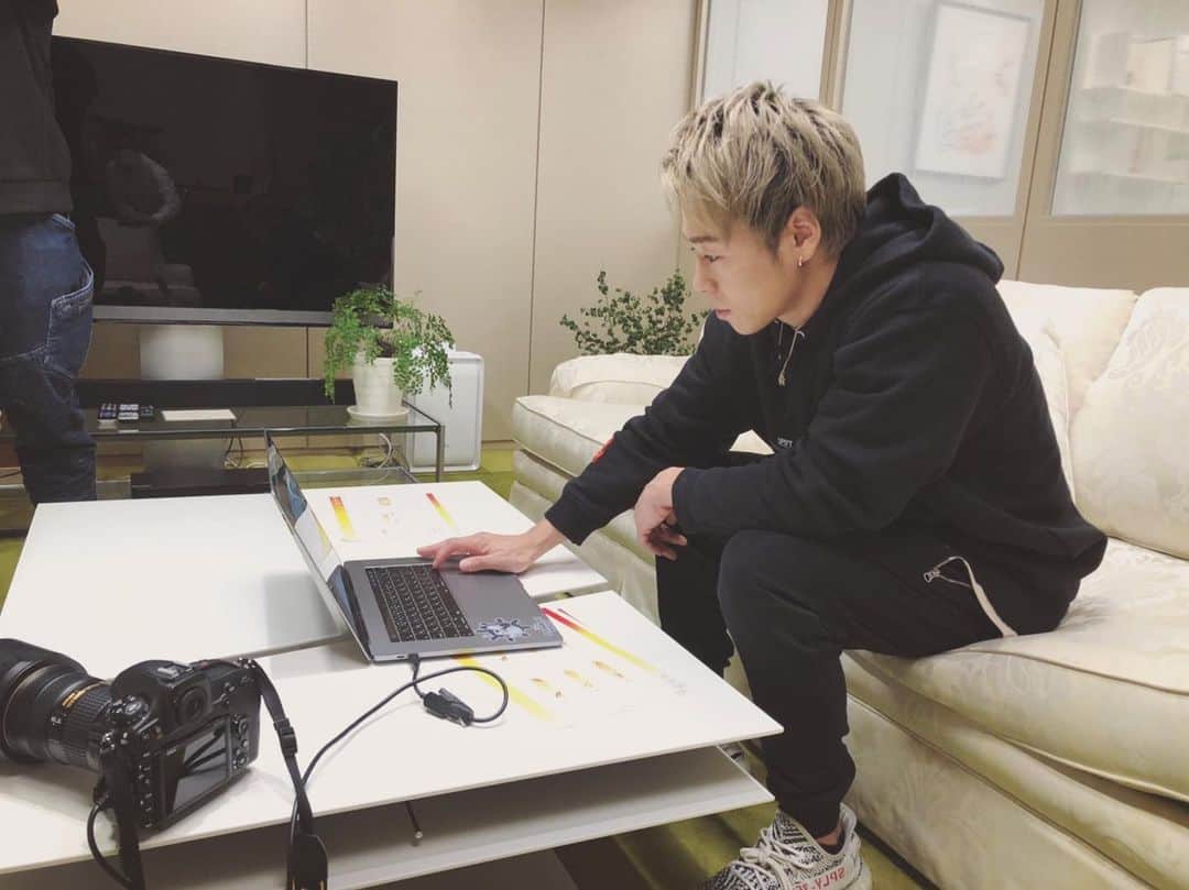 武尊さんのインスタグラム写真 - (武尊Instagram)「お仕事終わりー パソコンの使い方は知らんけど💻」11月15日 22時51分 - k1takeru