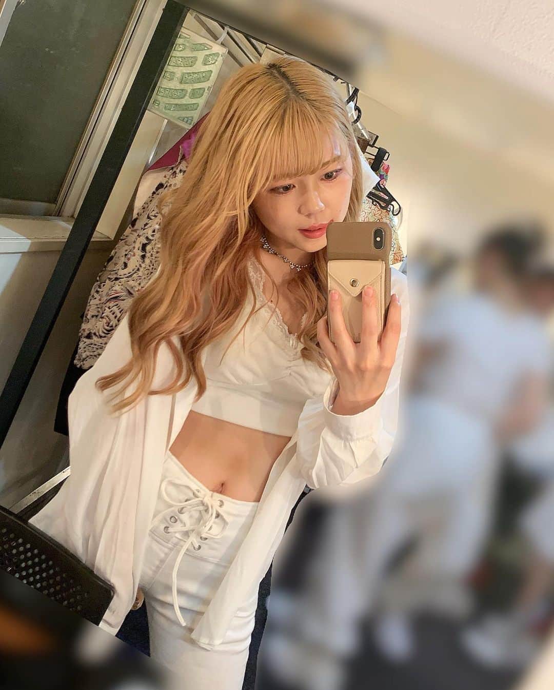 MANA（宮本茉奈）のインスタグラム：「梅田TRADありがとう ♡﻿ ﻿ 2020年ラストワンマン﻿ 「楽しかった」に尽きる！！！﻿ ﻿ こうして2020年のうちに﻿ ライブハウスに戻って来れて本当に嬉しい﻿ 守り続けたい大切な場所。﻿ ﻿ #本日の衣装﻿ #オールホワイト」