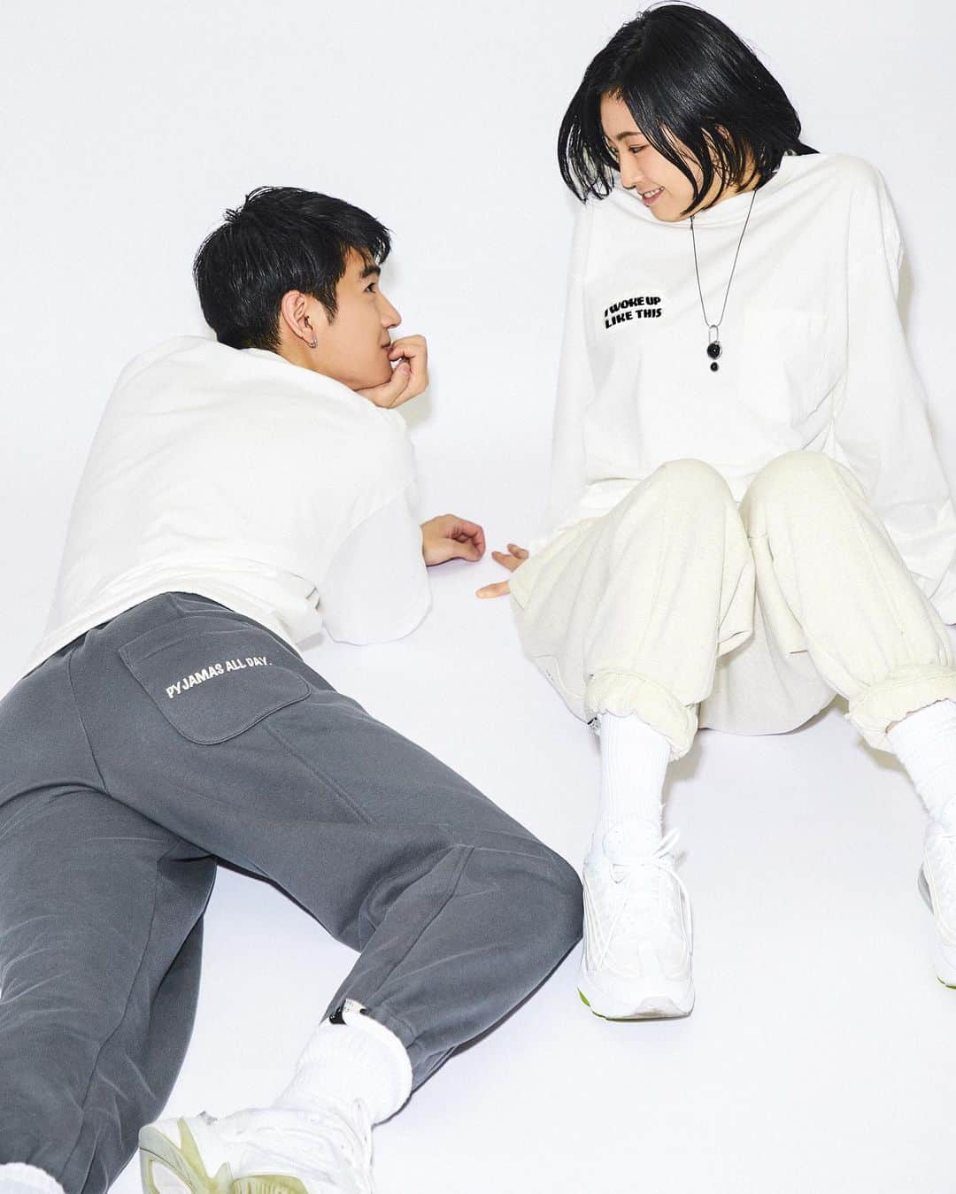 樋口葉生のインスタグラム：「HAO✖️ @public_tokyo on sale 11/16 tomorrow😈 Link in my bio LONG SLEEVE TEE 胸元にI woke up like this（私の寝起きはこんな感じ）と刺繍を入れました。家にいることが多くなり、皆さんオシャレをすることを忘れていませんか？ぜひこれを着て気分を上げてください。裾のストラップがアクセントになってくれます。 #publictokyo  #madeinJAPAN #collaboration  #葉生 #大崎凛」