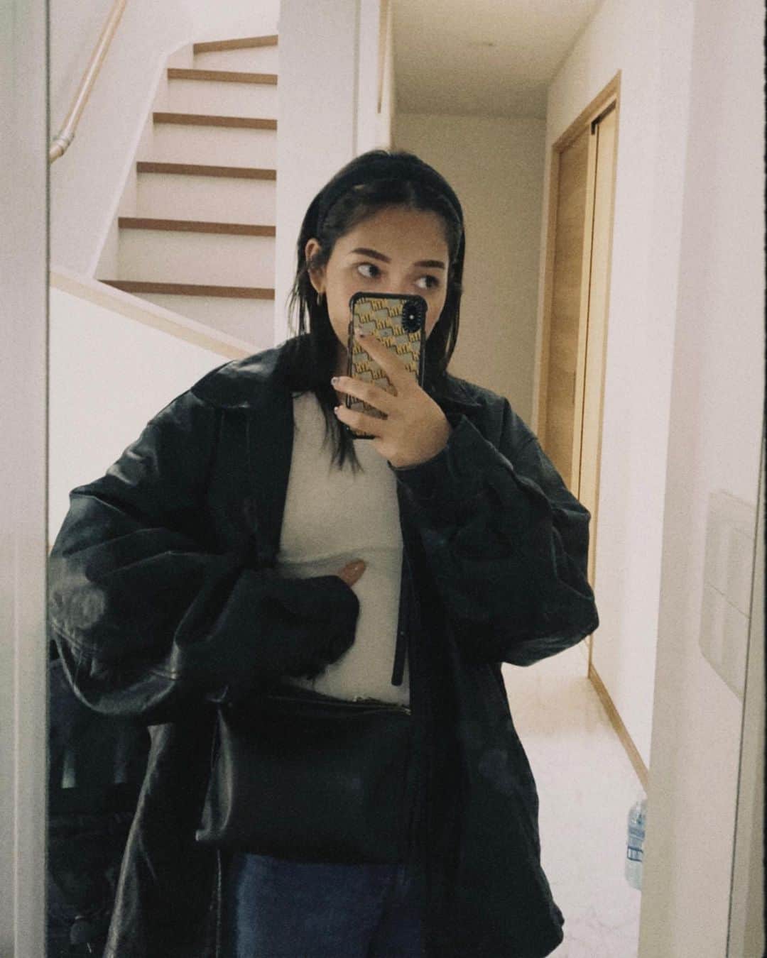 山崎まきこのインスタグラム：「old GAP 🖤」