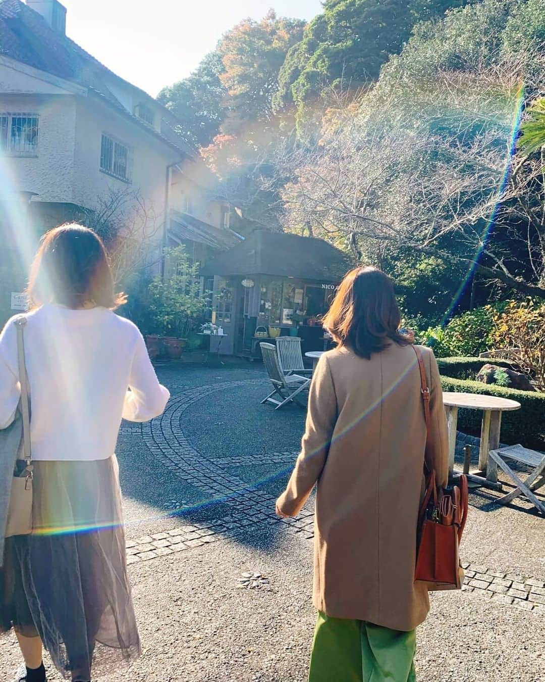 鈴木理香子さんのインスタグラム写真 - (鈴木理香子Instagram)「🌈  他愛もないことに沢山笑った日😊  それぞれ悩んでいることを 話したかもしれないし 話せなかったかもしれないけど 言葉にしなくても、ね😉！  同じ空間にいるだけで心地良いのです😊🍃  『わぁ！写真を撮ったら🌈が！』 『きっといいことありますよ🍀』って📷✨  皆様に🌈のお裾分け👋😃  #🌈 #虹 #友達 #friends #ありがとう #笑った #😊 #明日はきっといい日になる #良いことありそう #明日は #日テレNEWS24 #鈴木理香子」11月15日 23時18分 - rikako.suzuki