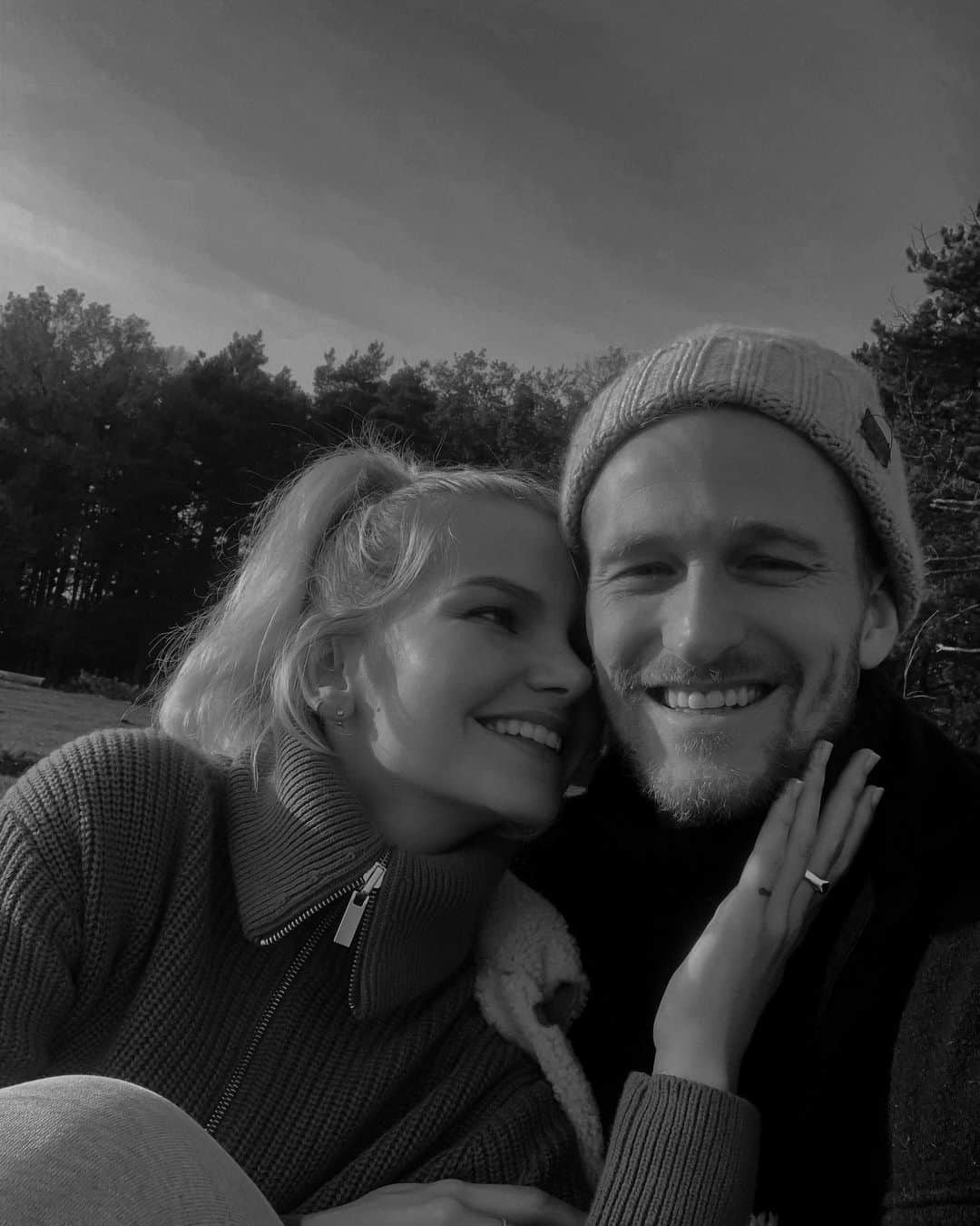 アンデルス・リンデゴーさんのインスタグラム写真 - (アンデルス・リンデゴーInstagram)「👫🏼❤️」11月15日 23時31分 - anders.lindegaard