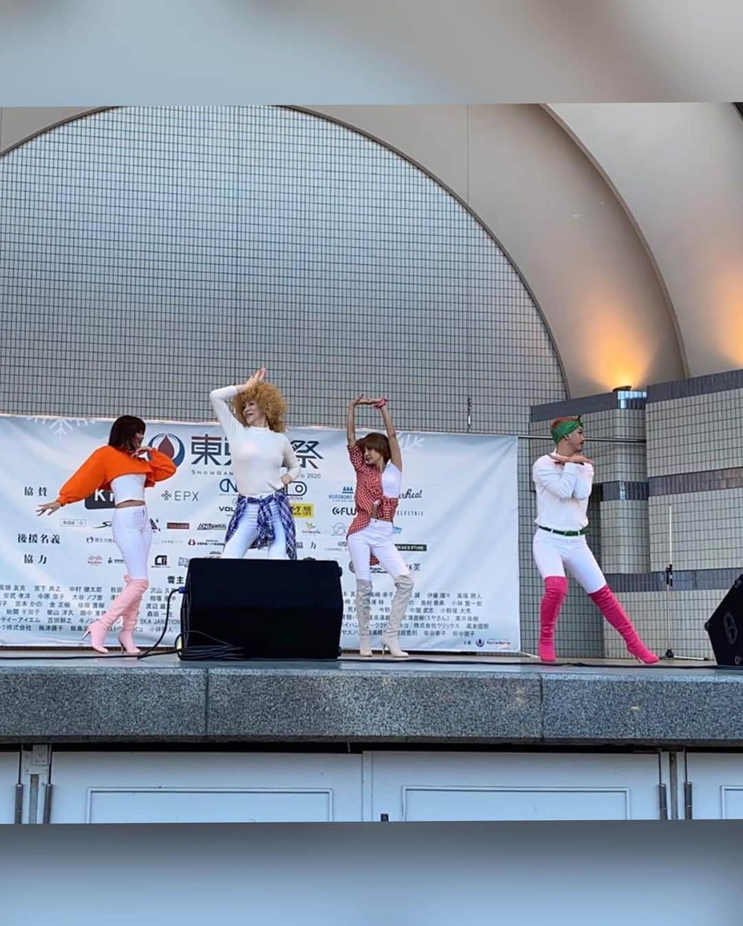 西原有紀さんのインスタグラム写真 - (西原有紀Instagram)「💃👠  ✴︎ ✴︎ ✴︎  東京雪祭 SNOWBANK PAY IT FORWARD 2020に「THAT'S WHY !!」が出演させて頂きました〜🙏  今年から私がメンバーに加入してから、皆さんの前で踊るのは初めてで、記念すべき日にもなりましたし、皆さん感染対策などをして下さった中、温かく見守って下さり、見える声援などもおくって下さったりで、本当に有難うございました🙇‍♀️💕  私自身、ダンスを披露するのも久々でしたし、ヒールで踊るのも不安もありましたが、皆さんの楽しそうなお顔をみて、パフォーマンスができた事が、何より幸せで今でも余韻が残ってるほど、最高に楽しい時間でした💃👠✨✨  お越し下さった皆さん、関係者の皆さん、有難うございました🙏💫  そして、メッセージや写真、動画なども沢山有難うございます💕  イベント当日も呼びかけて頂きました献血や骨髄ドナー登録も引き続きご協力の程、宜しくお願いします🙇‍♀️」11月15日 23時44分 - u_ki0211
