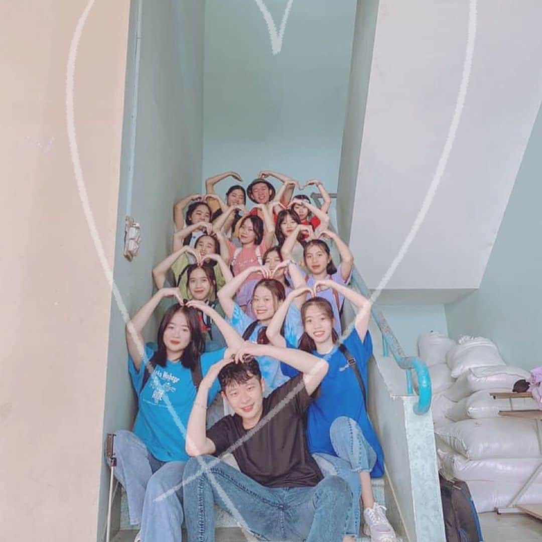 hina_officialのインスタグラム：「Team 12A✌️😄💕❤️🥰」