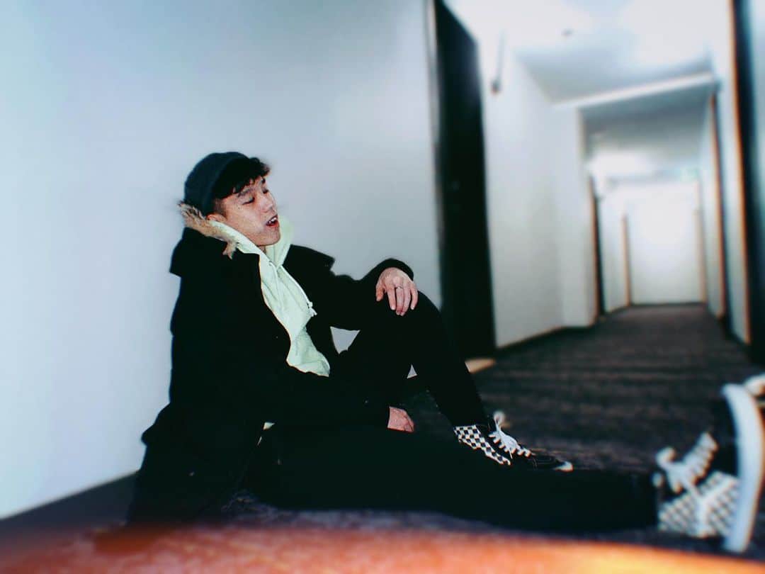 周凱翔のインスタグラム：「Times is precious, waste it wisely! 🤪」