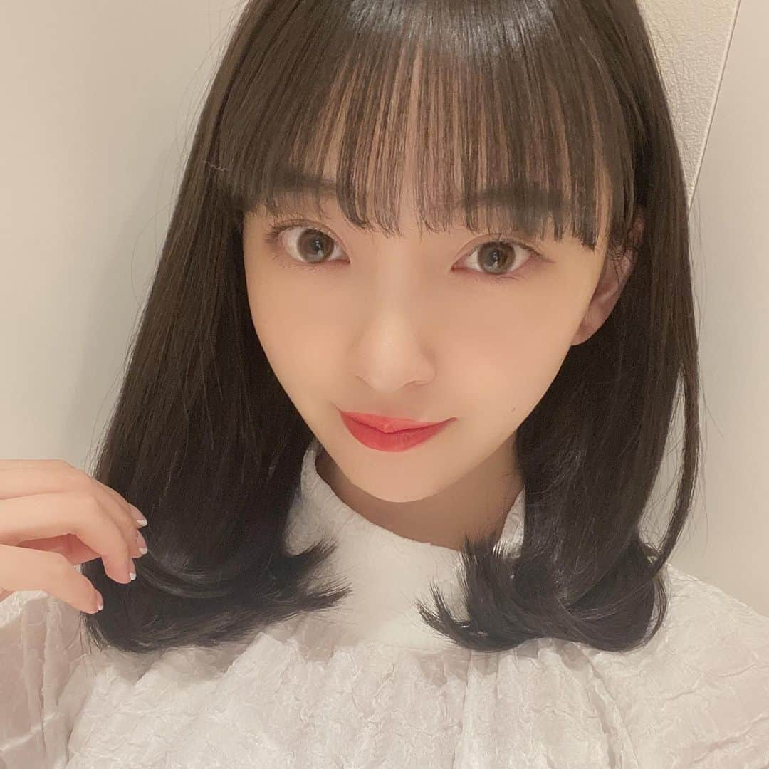 堀未央奈さんのインスタグラム写真 - (堀未央奈Instagram)「🤷🏼‍♀️  気分でミディアムにしてみた~❕ わたしにしては珍しい長さです 髪色もアッシュにしました お気に入り🛀🏻🥂  #乃木坂46 #堀未央奈 ＃イメチェン」11月15日 23時51分 - horimiona_official