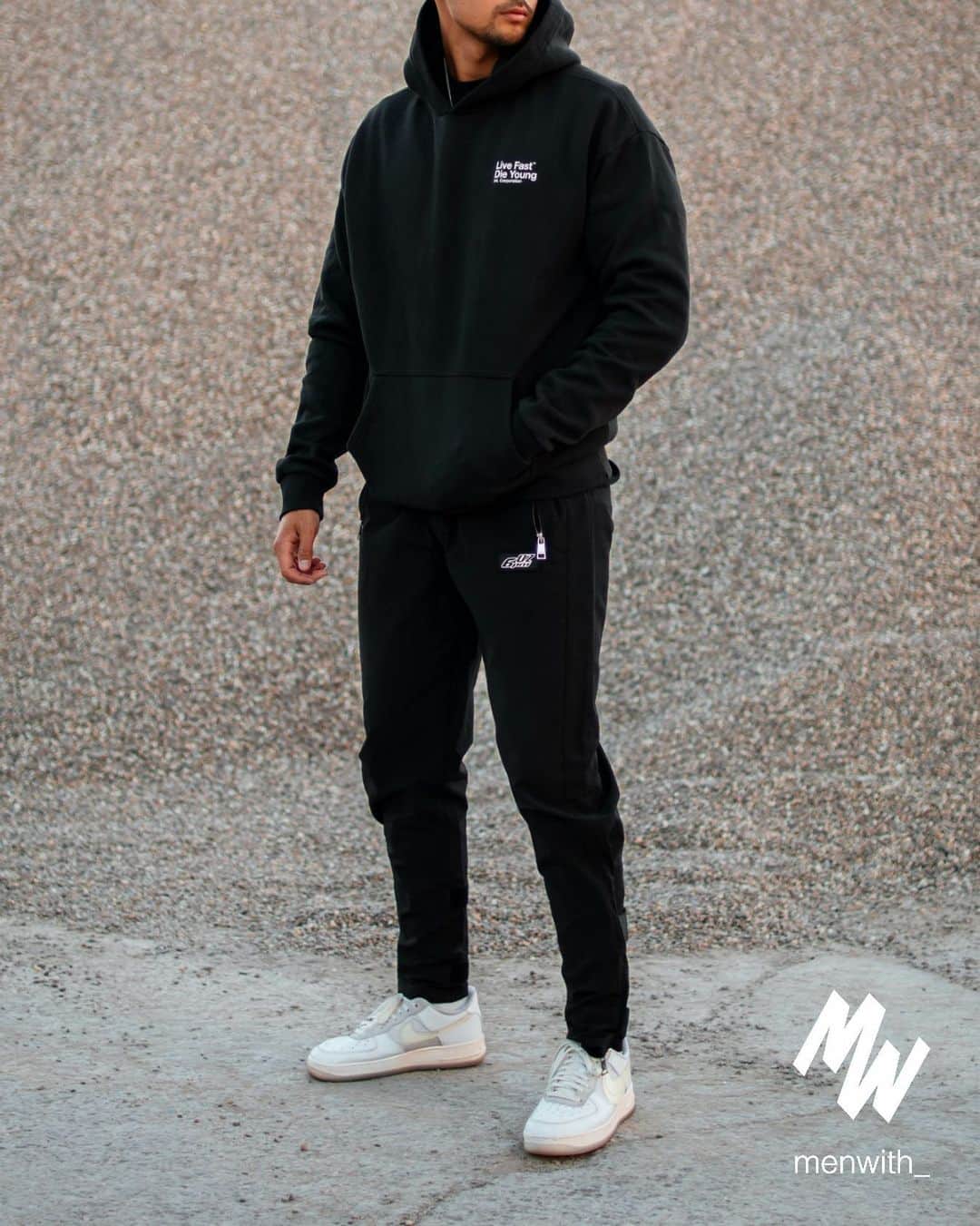 Men Withのインスタグラム：「Cool photo of our dear friend @domi.abendroth 👌🏽 #menwithstreetstyle」