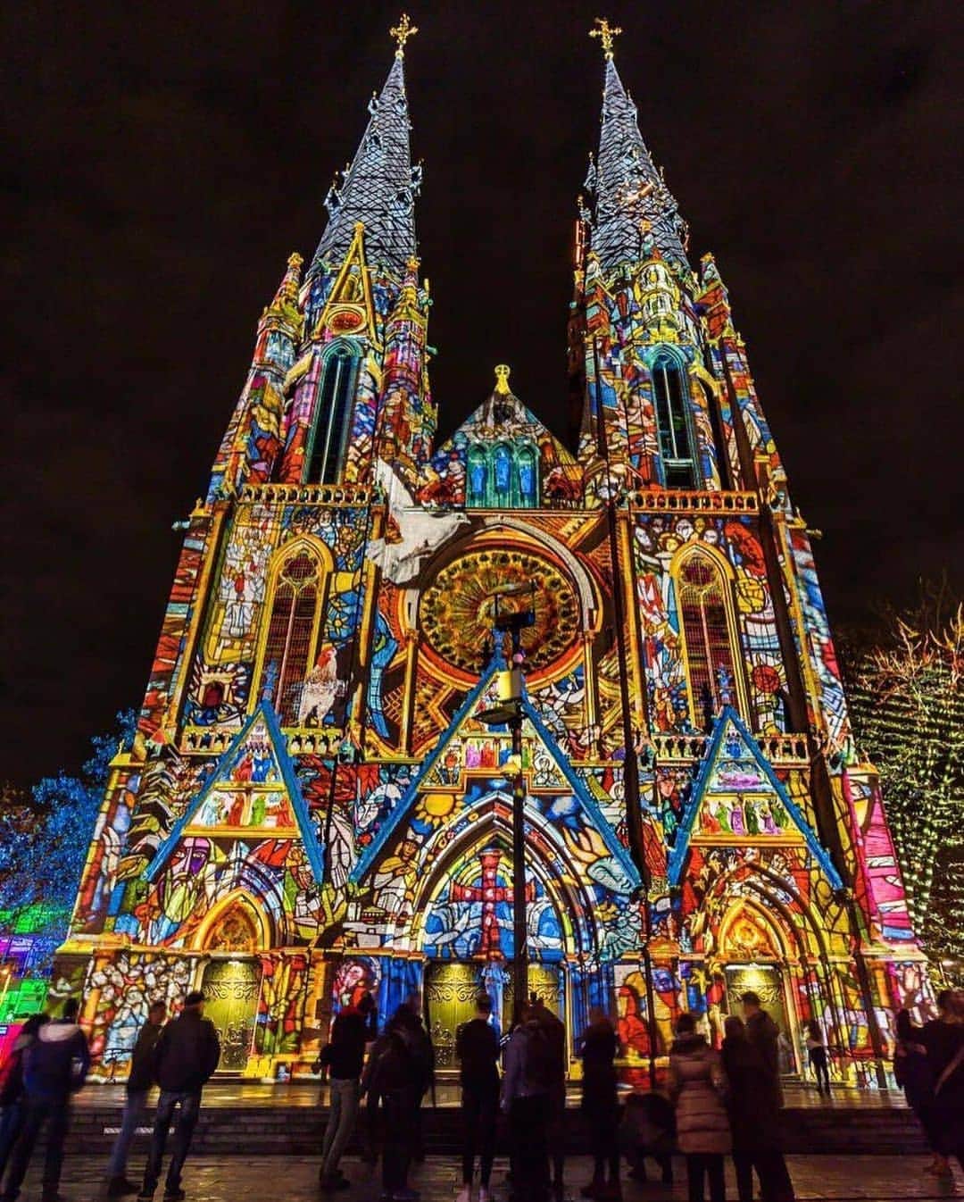 Padgramさんのインスタグラム写真 - (PadgramInstagram)「The Festival of Lights ✨😍 Courtesy of @aalex_mesquita 📍Eindhoven, Netherlands 🇳🇱 ➖➖➖➖➖➖➖➖➖➖➖ #pgdaily #pgstar #pgcounty #eindhoven #planetgo #planet #planetearth #amazing #awesome #netherlands🇳🇱」11月15日 23時59分 - planet.go