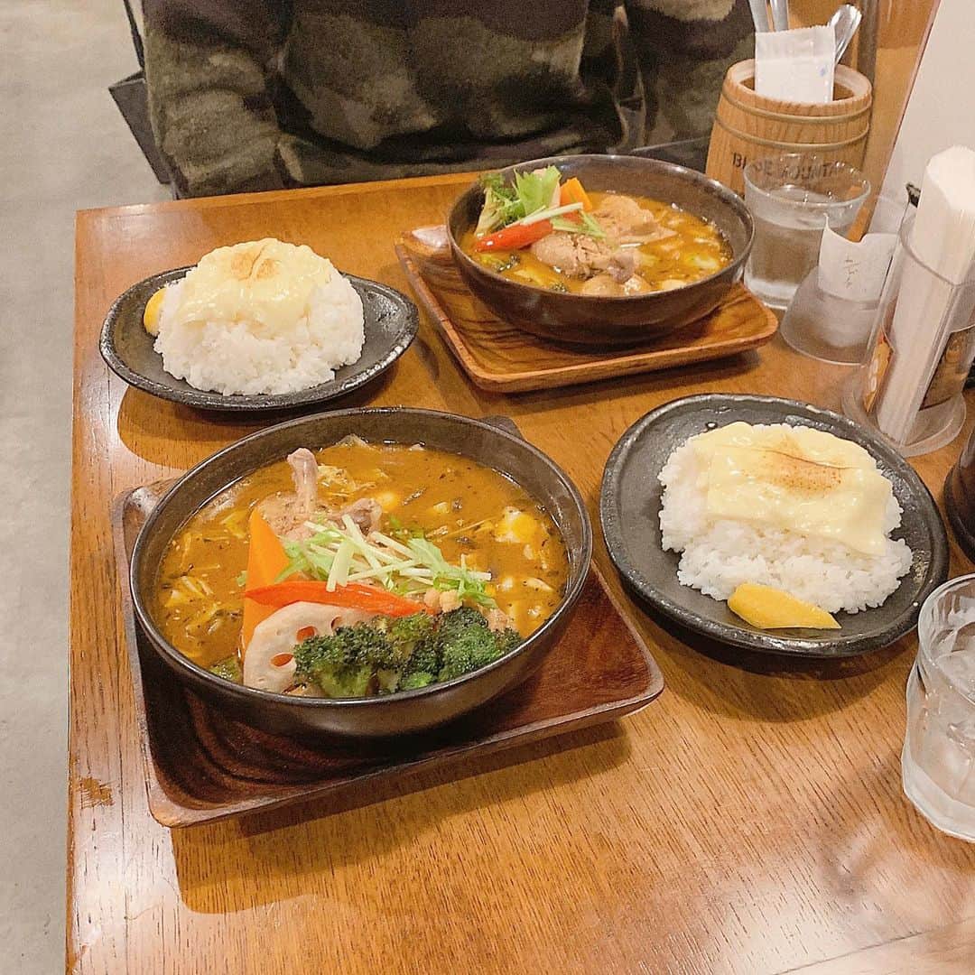 MEGさんのインスタグラム写真 - (MEGInstagram)「“北海道のスープカレーと一番味が近い”って毎週のように食べ行ってるぱぱにたまに着いて行くから私まではまってしまった。 ㅤㅤㅤㅤㅤ れなんに、ここのスープカレーが食べて欲しくて、来てもらった🤤 あっさりしてるのに、ブロッコリーが揚げてあったり、味がしっかりしててすごく美味しい。 ㅤㅤㅤㅤㅤㅤㅤㅤ 超人気店。  #スープカレー #八王子 #八王子グルメ #東京グルメ #野菜  #チキンレッグ #北海道スープカレー #garaku」11月16日 0時05分 - _meg_7