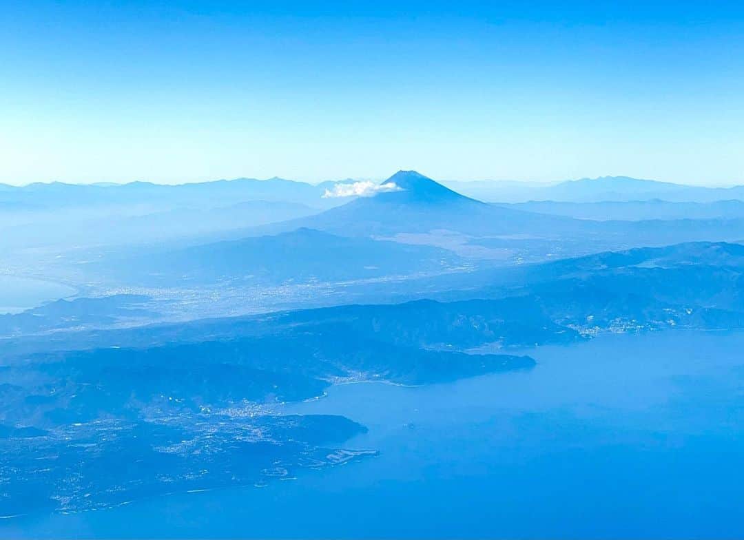 山田稔明さんのインスタグラム写真 - (山田稔明Instagram)「昨日見た富士山。宇宙的だった。 #富士山」11月16日 0時06分 - toshiakiyamada