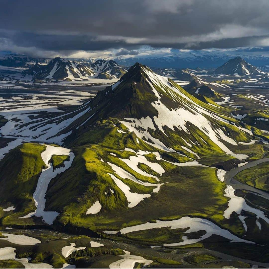 Wonderful Placesさんのインスタグラム写真 - (Wonderful PlacesInstagram)「Iceland 2021 Calendar by ✨✨@iuriebelegurschi✨✨ is out!!!  . Link is on our bio!!! Go check it out!!! #wonderful_places for a feature ❤️」11月16日 0時46分 - wonderful_places