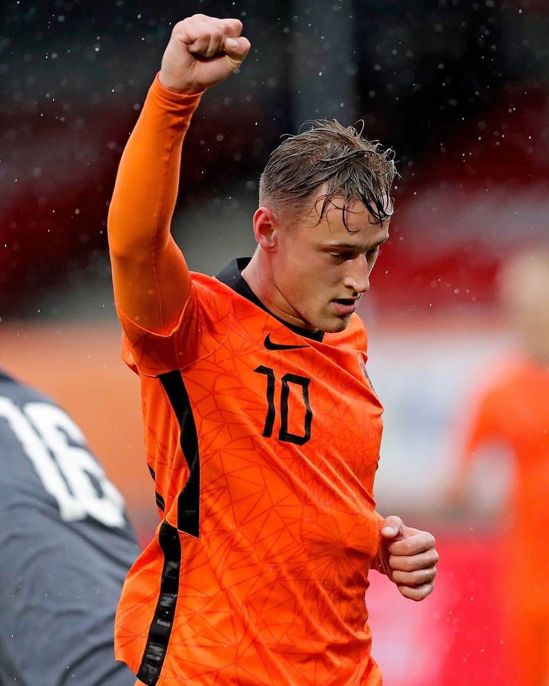 サッカー オランダ代表チームさんのインスタグラム写真 - (サッカー オランダ代表チームInstagram)「Jong Oranje heeft met 5-0 van de leeftijdsgenoten uit Wit-Rusland gewonnen 👏 Kaj Sierhuis (3x) en Myron Boadu (2x) verzorgden de doelpunten. #NEDWRU」11月16日 0時39分 - onsoranje