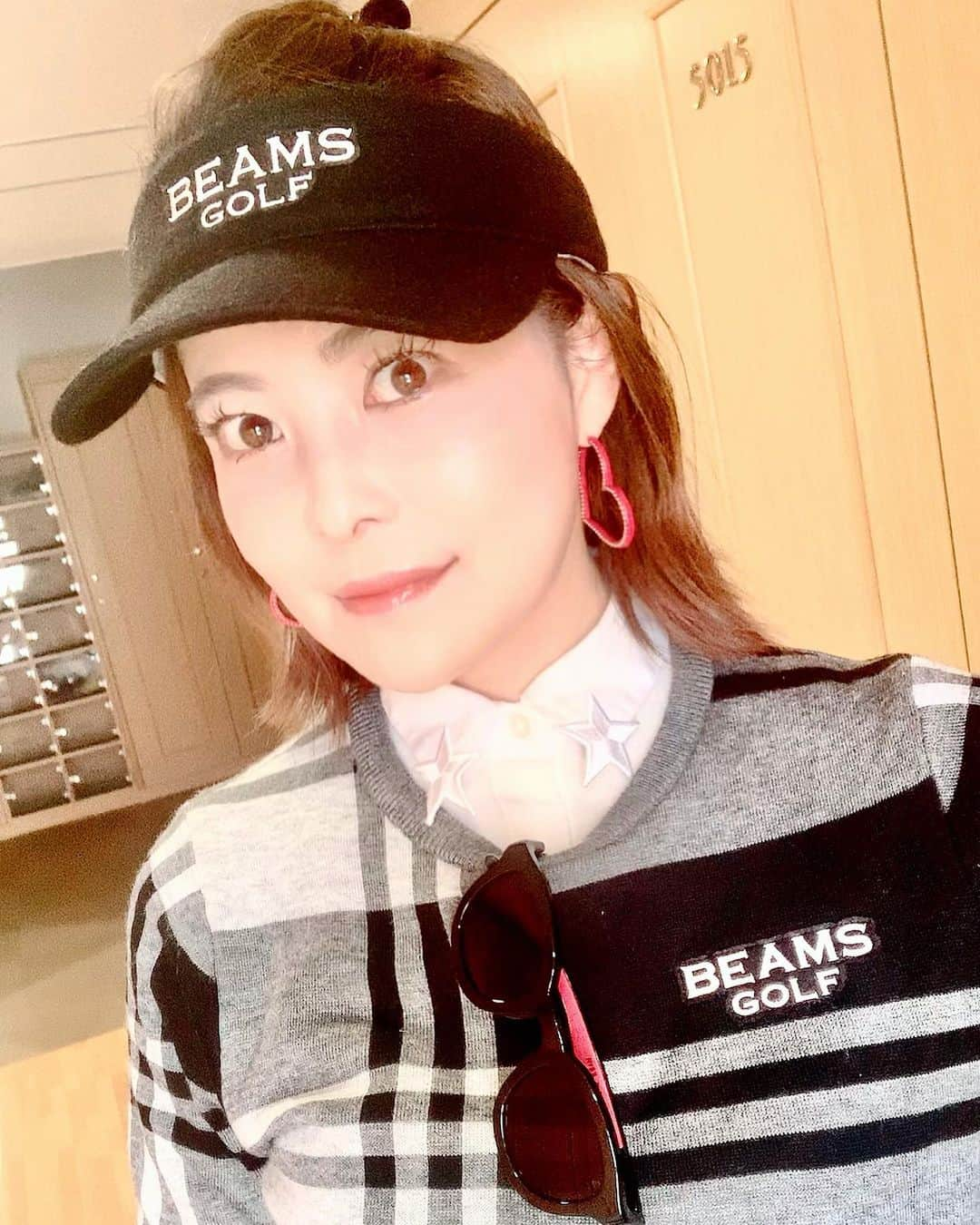 吉田玲奈さんのインスタグラム写真 - (吉田玲奈Instagram)「先日の秋晴れゴルフ⛳️🍁 BEAMS GOLF #モノトーンコーデ #秋晴れゴルフ #golf #golfstagram  #golfwear  #beamsgolf  #今季新作ウエア #パープルレーベル #ゴルフウェア #ゴルフコーデ #ゴルフ女子 #ゴルフ女子コーデ  #bushnellgolf #reinagolf」11月16日 0時46分 - reina.yoshida.ciel.1218