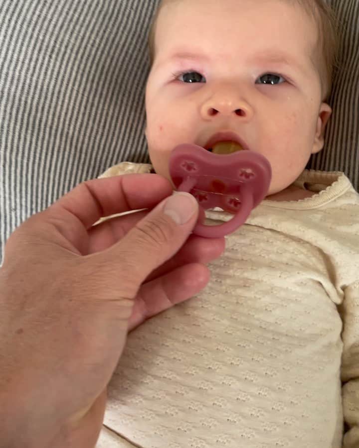 エリック・クリスチャン・オルセンのインスタグラム：「Our amazing showrunner, producers, writers, and studio have written my character "light" in these first couple episodes so I can spend a little extra time with this creature. With Wyatt and Esme I was back at work hours later; Like most of the world's parents the newborn months were a sleepless work driven blur. With Winter I've had the opportunity (and blessing) of being present, sadly knowing how fleeting this time is. These last two months I've had moments that I can only describe as transcendent. Where the world around me disappears and I'm floating in a blissed out Winnie cloud of dopamine, serotonin and oxytocin. This video is a representation of that bliss.  Thank you so much for everybody that made this possible. #gratefulheart」