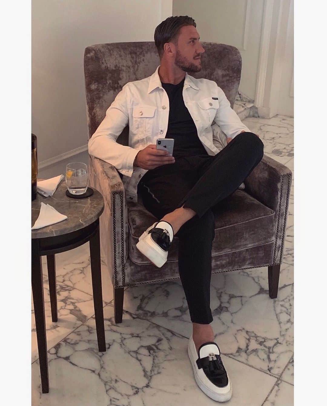 エルミン・ビチャクチッチのインスタグラム：「⏳ ᴾᵃᵗⁱᵉⁿᶜᵉ」
