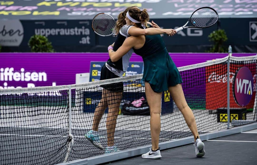 WTA（女子テニス協会）さんのインスタグラム写真 - (WTA（女子テニス協会）Instagram)「The winning moment 🤩 @sabalenka_aryna #wtalinz」11月16日 1時33分 - wta