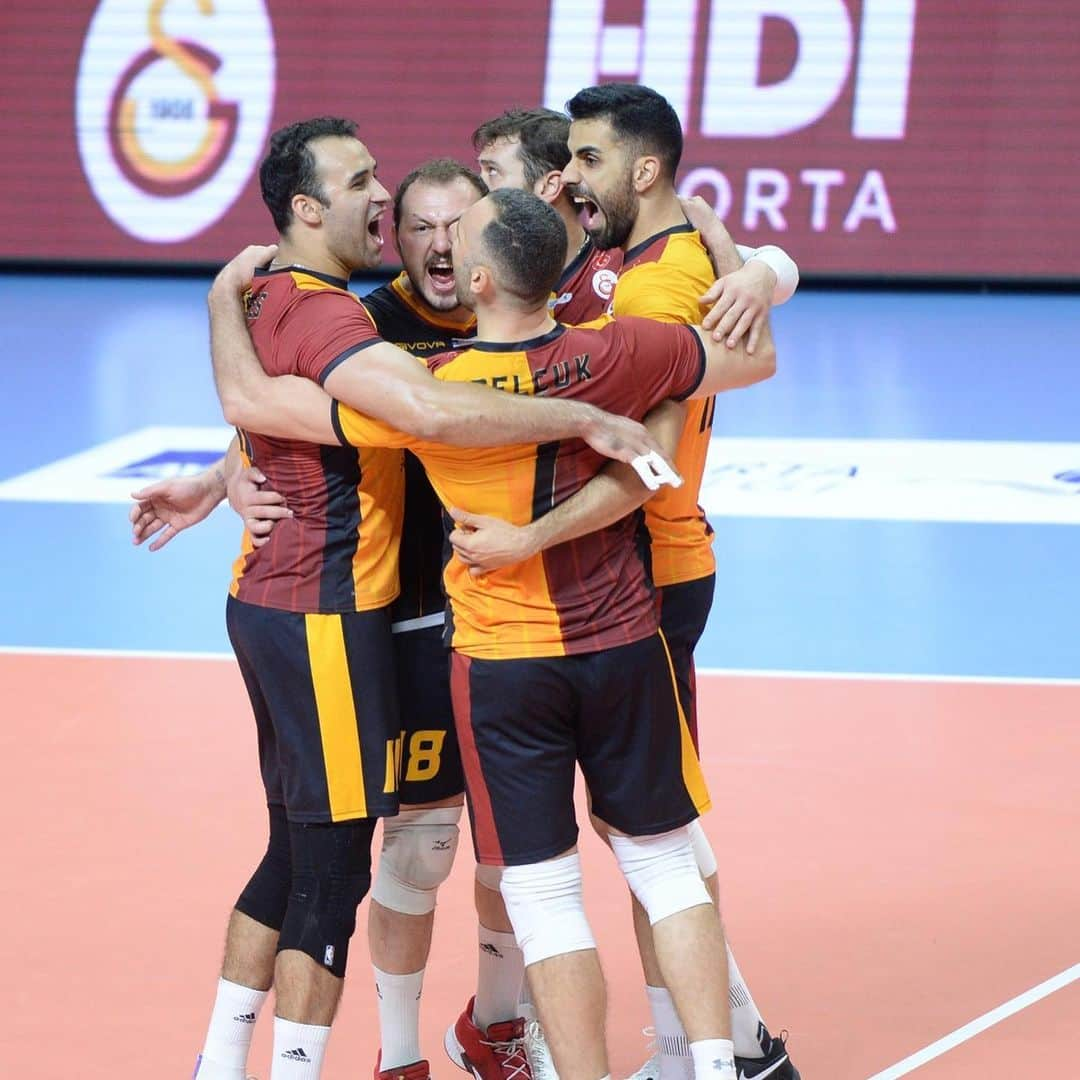 ガラタサライSKさんのインスタグラム写真 - (ガラタサライSKInstagram)「📸 3-2 kazandığımız #Galatasaray HDI Sigorta - Halkbank karşılaşmasından kareler. #FileninAslanları」11月16日 1時51分 - galatasaray