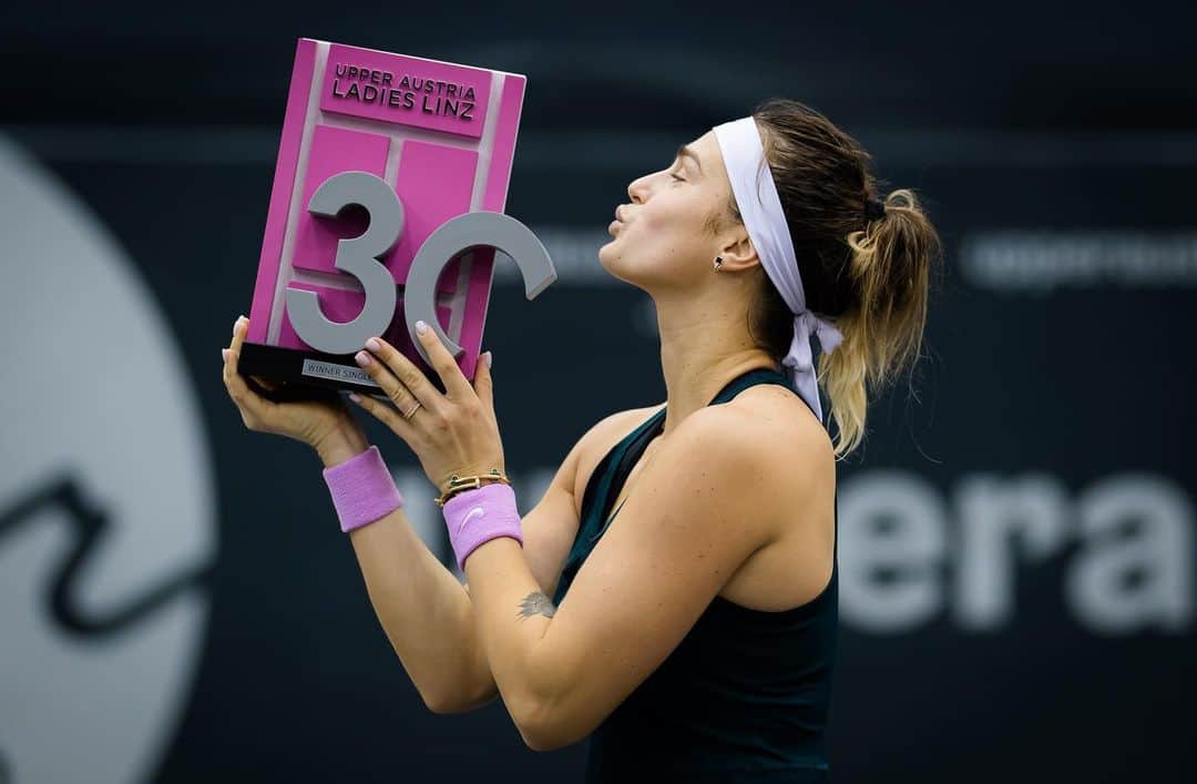 WTA（女子テニス協会）さんのインスタグラム写真 - (WTA（女子テニス協会）Instagram)「Congratulations to @sabalenka_aryna, the 2020 @wtalinz champion! 😘🏆」11月16日 1時52分 - wta