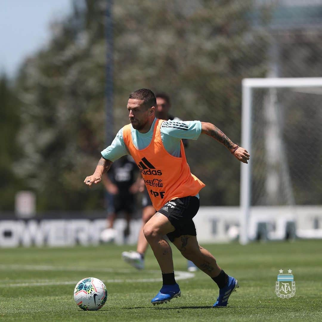 アレハンドロ・ゴメスさんのインスタグラム写真 - (アレハンドロ・ゴメスInstagram)「Hermoso domingo de entrenamiento 🇦🇷❤️ #seleccionargentina @afaseleccion」11月16日 2時04分 - papugomez_official