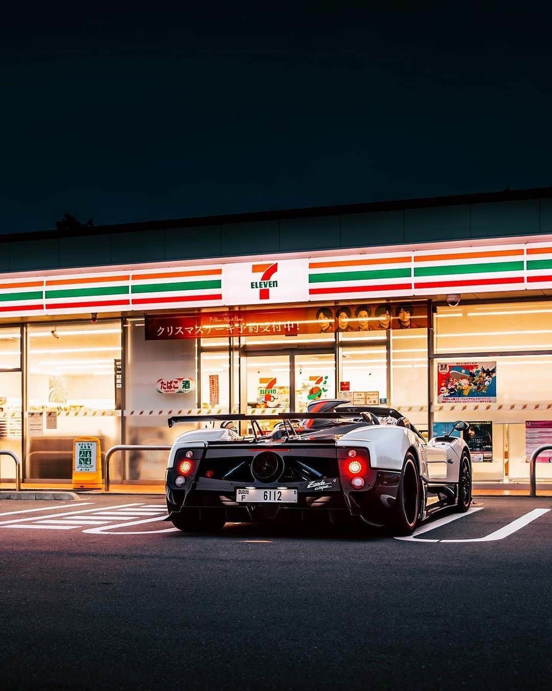 CARLiFESTYLEさんのインスタグラム写真 - (CARLiFESTYLEInstagram)「What’s your favorite Pagani? Photos by @alexpenfold #carlifestyle」11月16日 2時02分 - carlifestyle