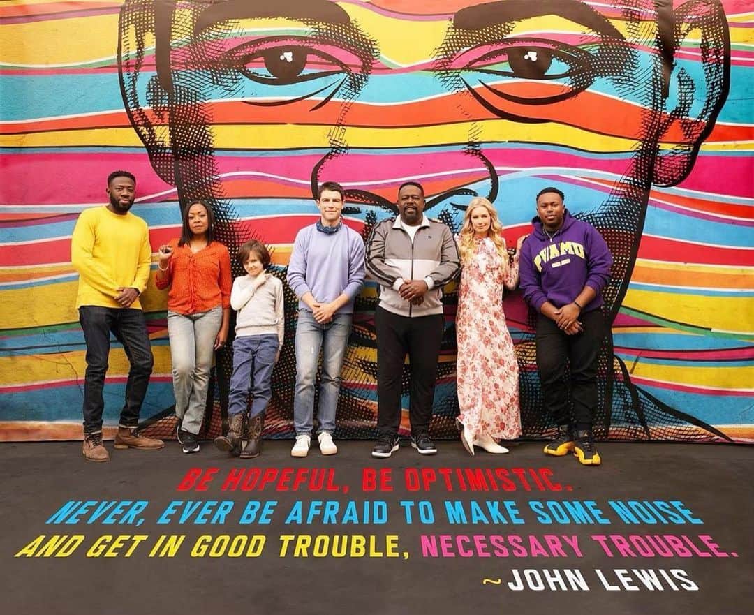 ベス・ベアーズのインスタグラム：「Hey beautiful people! Please tune into @TheNeighborhood TOMORROW at 8/7c @cbstv for our funny, powerful & very special 3rd season premiere. #HappySunday! See you Monday! Our Amazing cast:  @sheaunmckinney @hank_greenspan @tichinaarnold @iammaxgreenfield @cedtheentertainer @bethbehrs @mrmarcelspears  #BlackLivesMatter #BLM @cbsdiversity @cbstv @cbstvstudios - We appreciate you so much Patrick Kienlen. You rock... let’s continue to use our platforms to make a change for the better.」