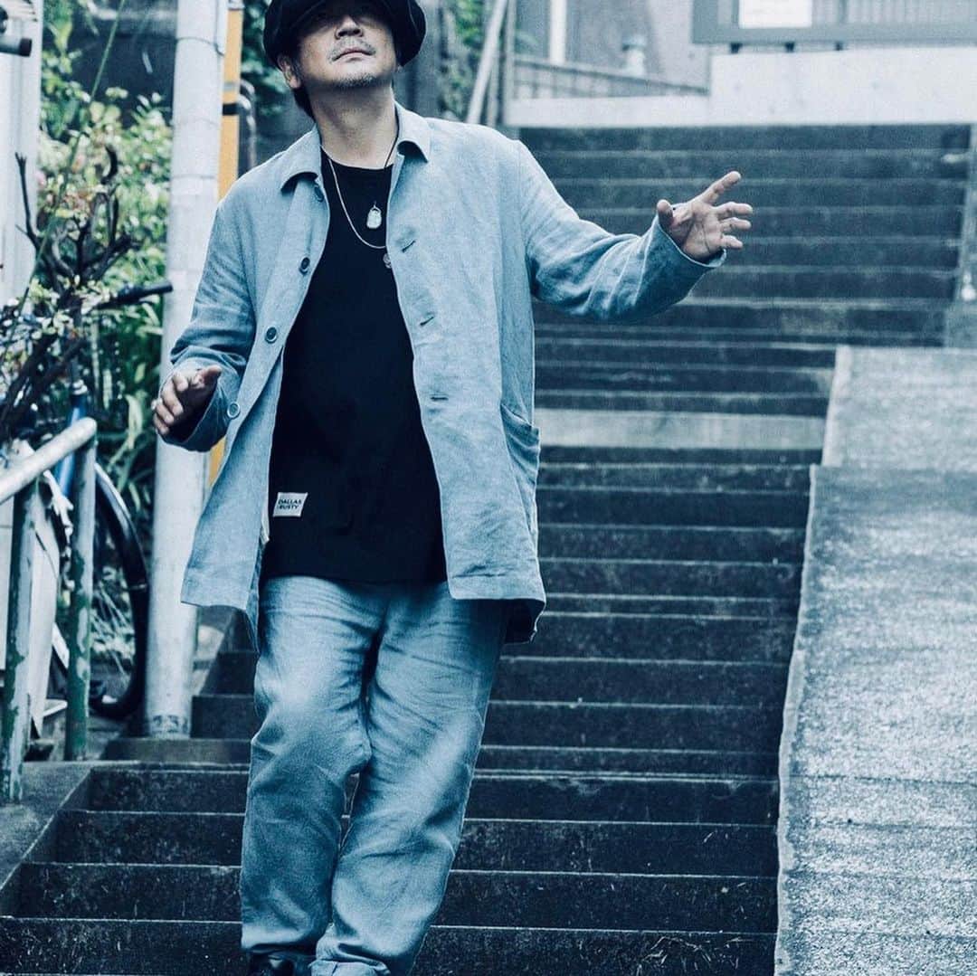月に吠える。のインスタグラム：「浅縹色。  salaba  #salaba #大森南朋」