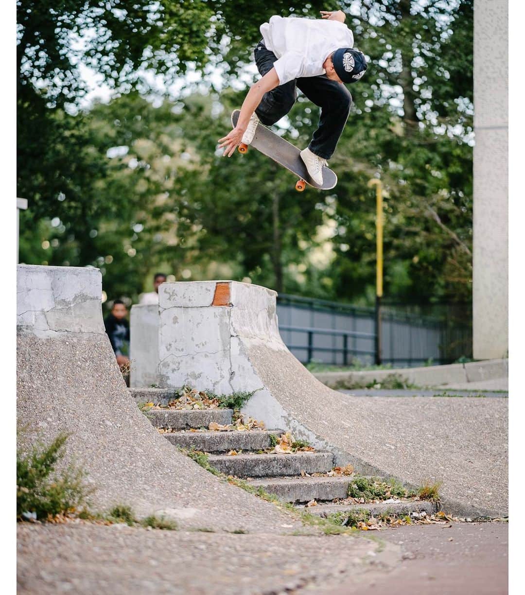 ヴィンセント・ミルウ のインスタグラム：「Love those photos ! Thx @samuelashley  #independenttrucks @freeskatemag」