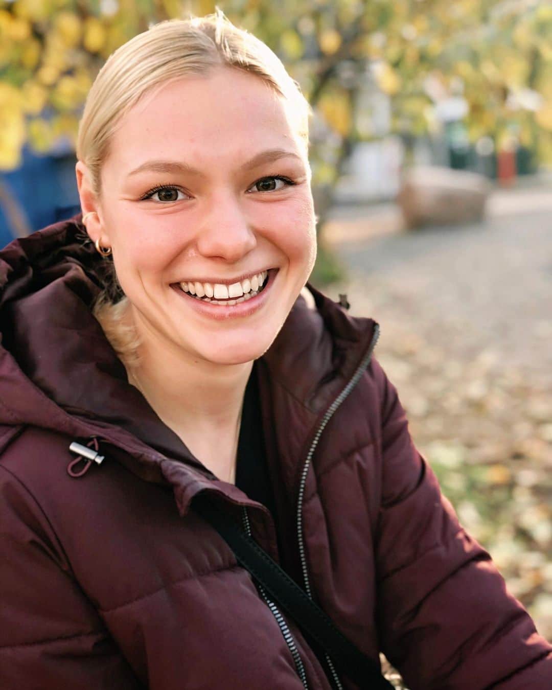 リーザ・マイヤーのインスタグラム：「Nicht die Glücklichen sind dankbar. Es sind die Dankbaren, die glücklich sind.  #smileandshine #happyweekend #bethankful」