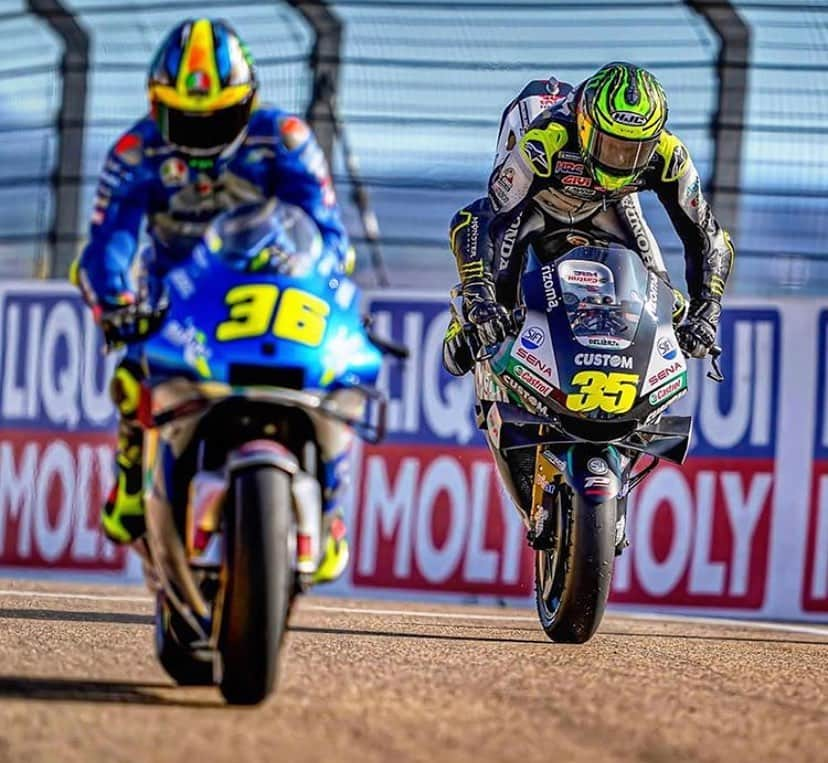 カル・クラッチローのインスタグラム：「Only time I could get in a shot with @joanmir36official this year so had to make it count. Congratulations to you and your team on becoming 2020 @motogp champions !!! 📸 @falex79」